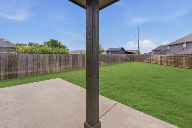 305 Evans Drive, Van Alstyne, TX 75495