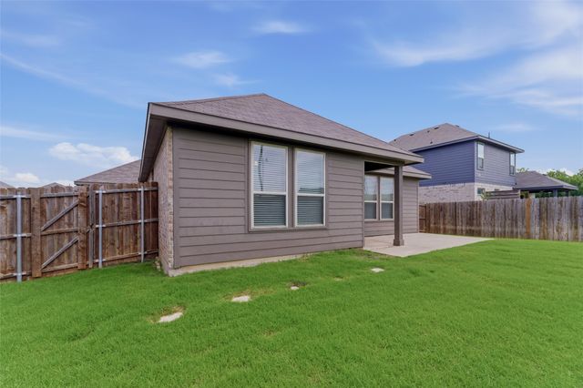 305 Evans Drive, Van Alstyne, TX 75495