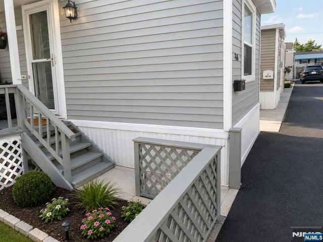 55 Helen, Moonachie, NJ 07074