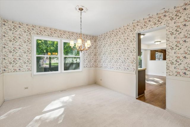 5 Malvern Lane, Vernon Hills, IL 60061