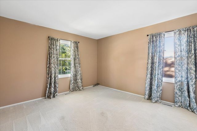 5 Malvern Lane, Vernon Hills, IL 60061