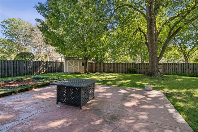 5 Malvern Lane, Vernon Hills, IL 60061