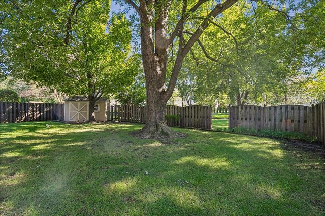 5 Malvern Lane, Vernon Hills, IL 60061