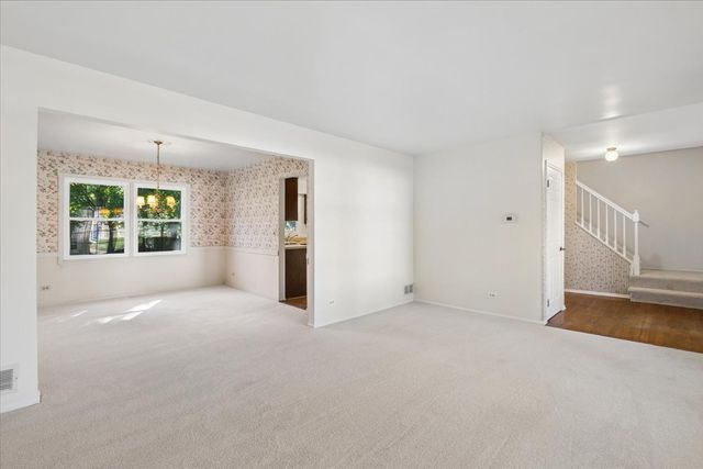 5 Malvern Lane, Vernon Hills, IL 60061