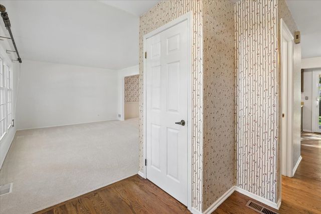 5 Malvern Lane, Vernon Hills, IL 60061