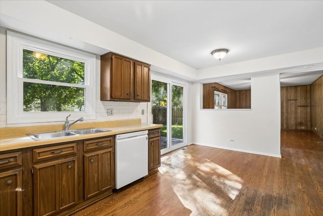 5 Malvern Lane, Vernon Hills, IL 60061