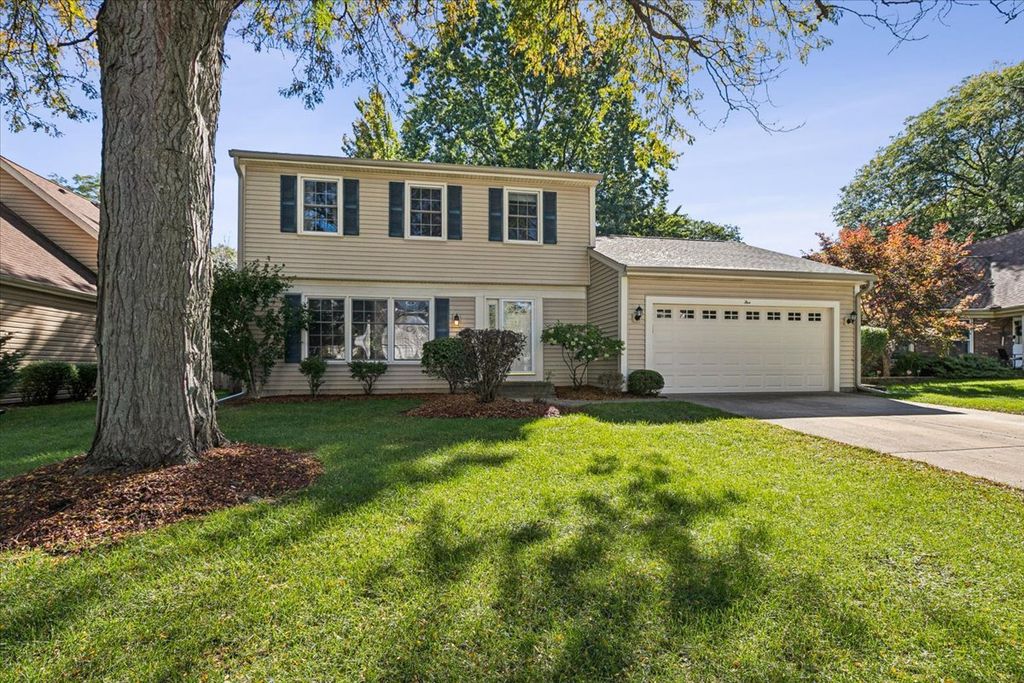 5 Malvern Lane, Vernon Hills, IL 60061