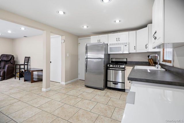 169 Wyona Avenue, Lindenhurst, NY 11757