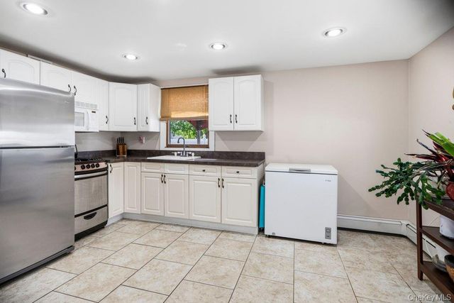 169 Wyona Avenue, Lindenhurst, NY 11757