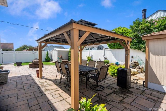 169 Wyona Avenue, Lindenhurst, NY 11757