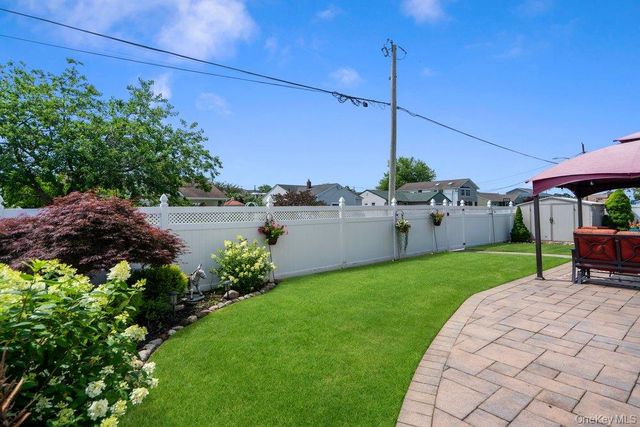 169 Wyona Avenue, Lindenhurst, NY 11757