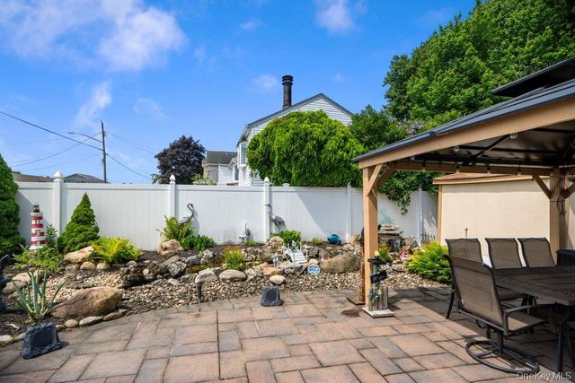 169 Wyona Avenue, Lindenhurst, NY 11757