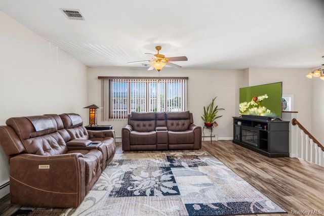 169 Wyona Avenue, Lindenhurst, NY 11757