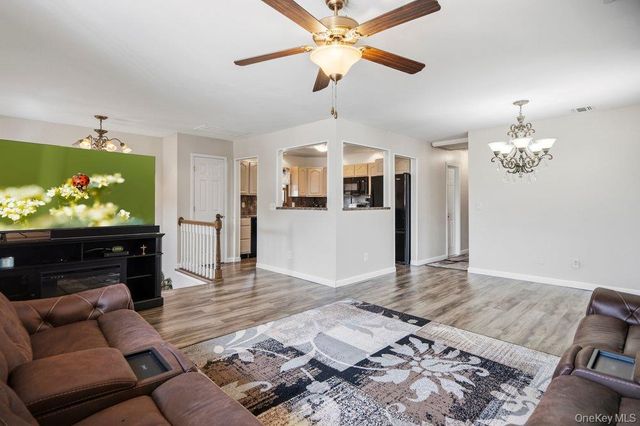169 Wyona Avenue, Lindenhurst, NY 11757