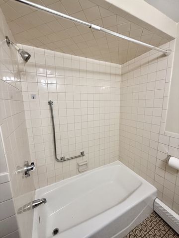 70 Tremont Street 2R, Braintree, MA 02184