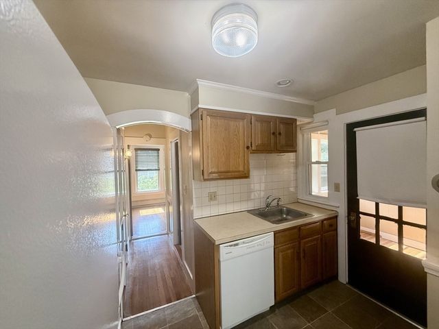 70 Tremont Street 2R, Braintree, MA 02184