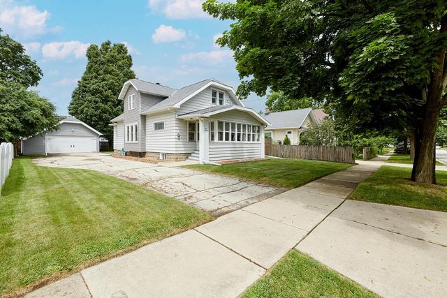 416 Oakland AVENUE, Waukesha, WI 53186
