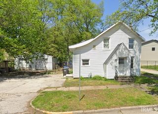 120 W Sycamore Street, Elkhart, IN 46516