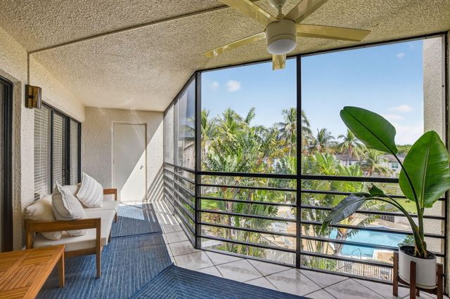 5851 Camino Del Sol Apt 402, Boca Raton, FL 33433