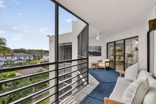 5851 Camino Del Sol Apt 402, Boca Raton, FL 33433