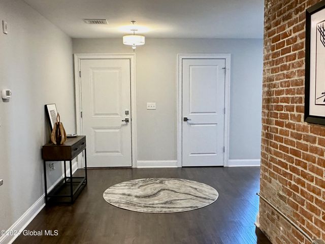 77 Van Dam Street 105, Saratoga Springs, NY 12866