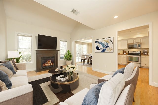 24 Leanne Way 24, Franklin, MA 02038