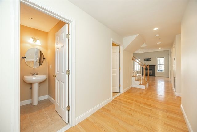 24 Leanne Way 24, Franklin, MA 02038