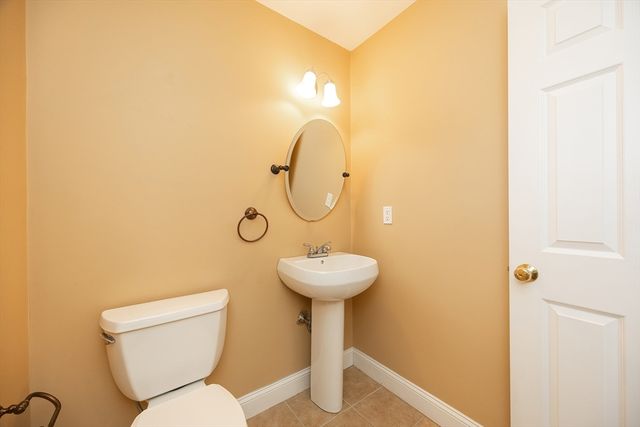 24 Leanne Way 24, Franklin, MA 02038