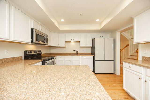 24 Leanne Way 24, Franklin, MA 02038