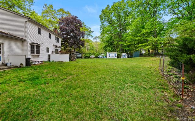 62 W Bartlett Road, Middle Island, NY 11953