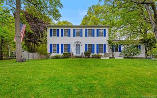 62 W Bartlett Road, Middle Island, NY 11953