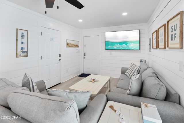 21401 Hilltop Avenue, Panama City Beach, FL 32413