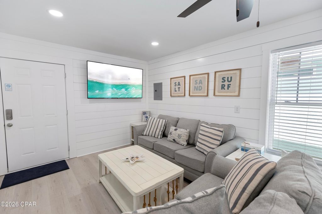 Image 26 of property listing at 21401 Hilltop Avenue, Panama City Beach, FL 32413