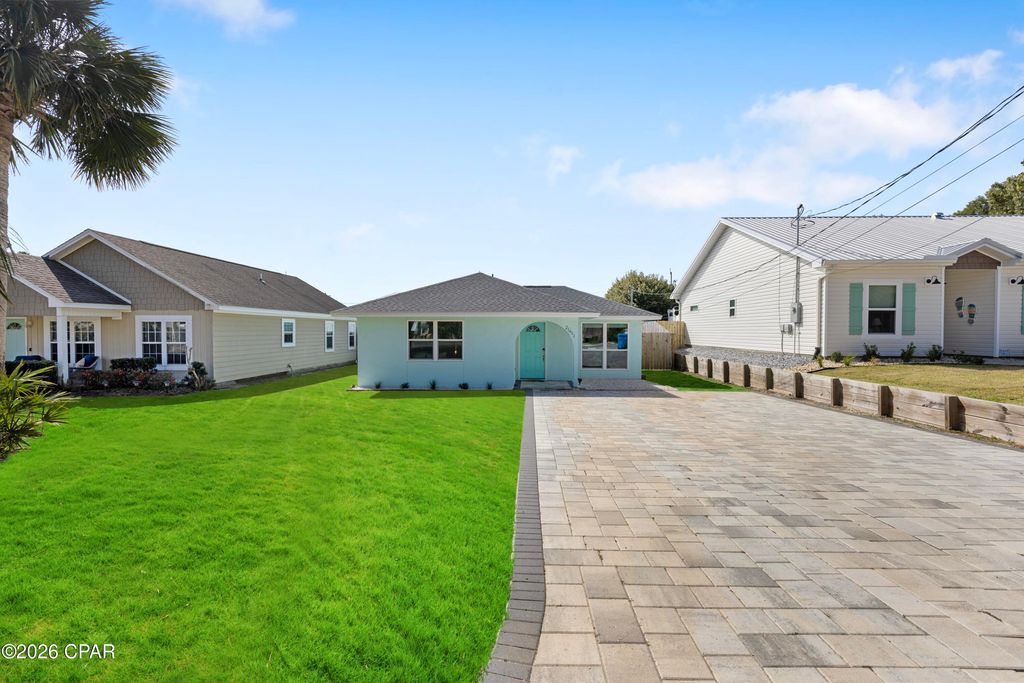 Image 3 of property listing at 21401 Hilltop Avenue, Panama City Beach, FL 32413