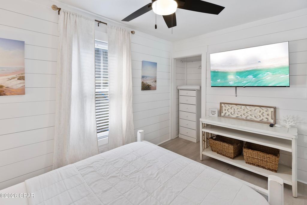 Image 33 of property listing at 21401 Hilltop Avenue, Panama City Beach, FL 32413