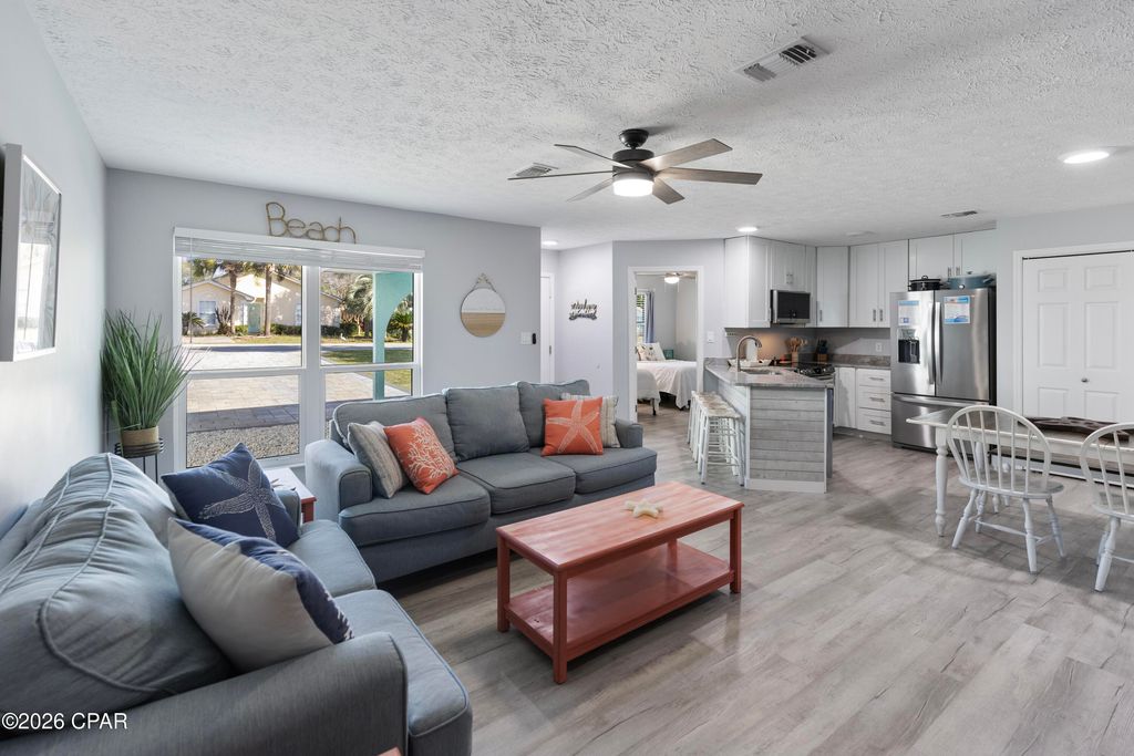 Image 4 of property listing at 21401 Hilltop Avenue, Panama City Beach, FL 32413