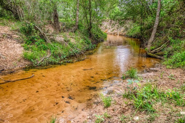 2958 Highway 36 N, Bellville, TX 77418