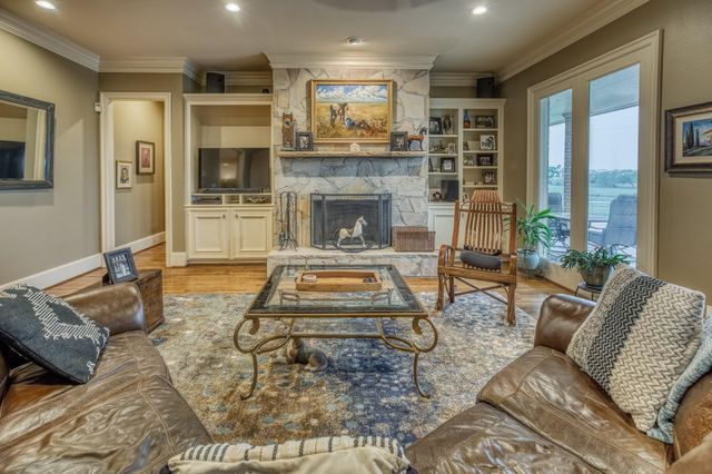 2958 Highway 36 N, Bellville, TX 77418