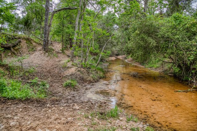 2958 Highway 36 N, Bellville, TX 77418