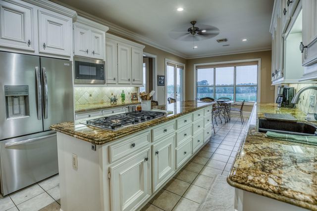 2958 Highway 36 N, Bellville, TX 77418