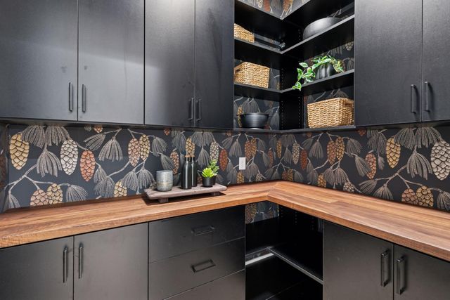 17164 Sunset Trail SW, Prior Lake, MN 55372