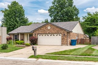 8760 Watergate Drive, Huber Heights, OH 45424