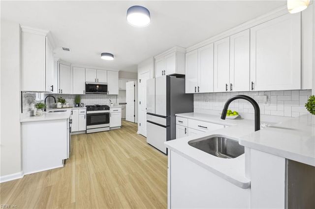 2741 Esplanade CT, Virginia Beach, VA 23456