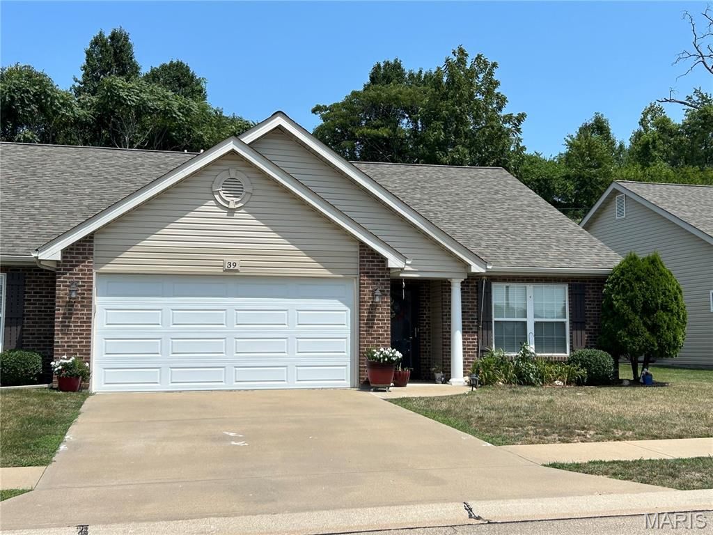 39 Parkville Lane, Festus, MO 63028