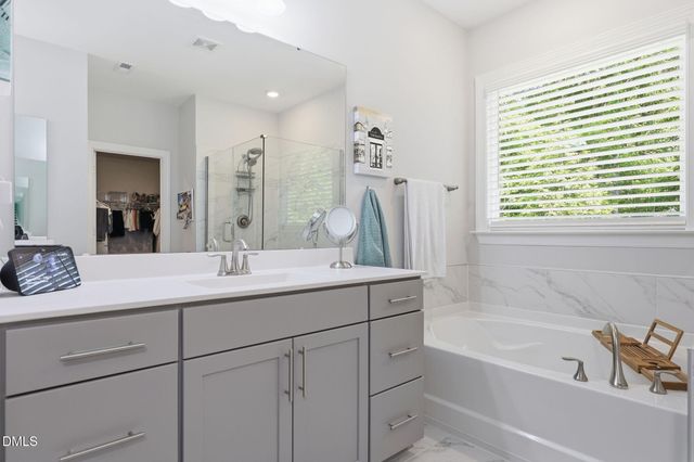 933 Wrights Creek Way, Wake Forest, NC 27587