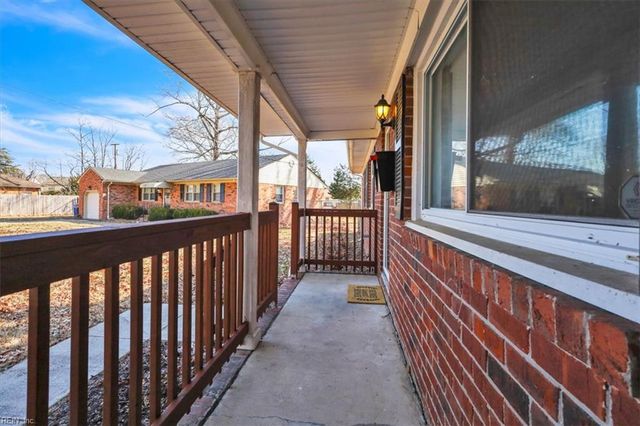 2704 Fincham CT, Chesapeake, VA 23324