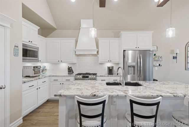 13212 E 137th Street N, Collinsville, OK 74021