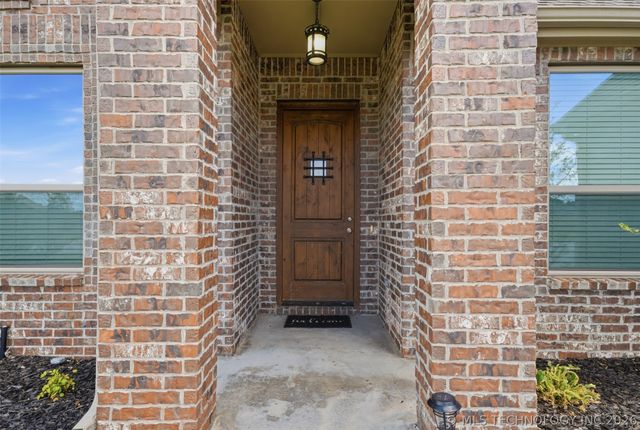 13212 E 137th Street N, Collinsville, OK 74021