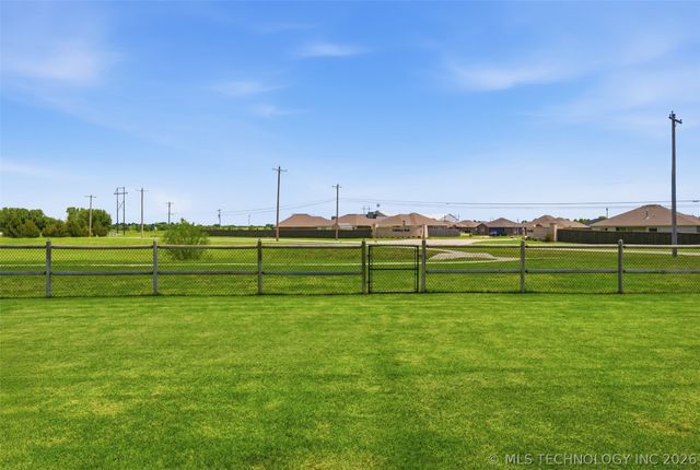 13212 E 137th Street N, Collinsville, OK 74021