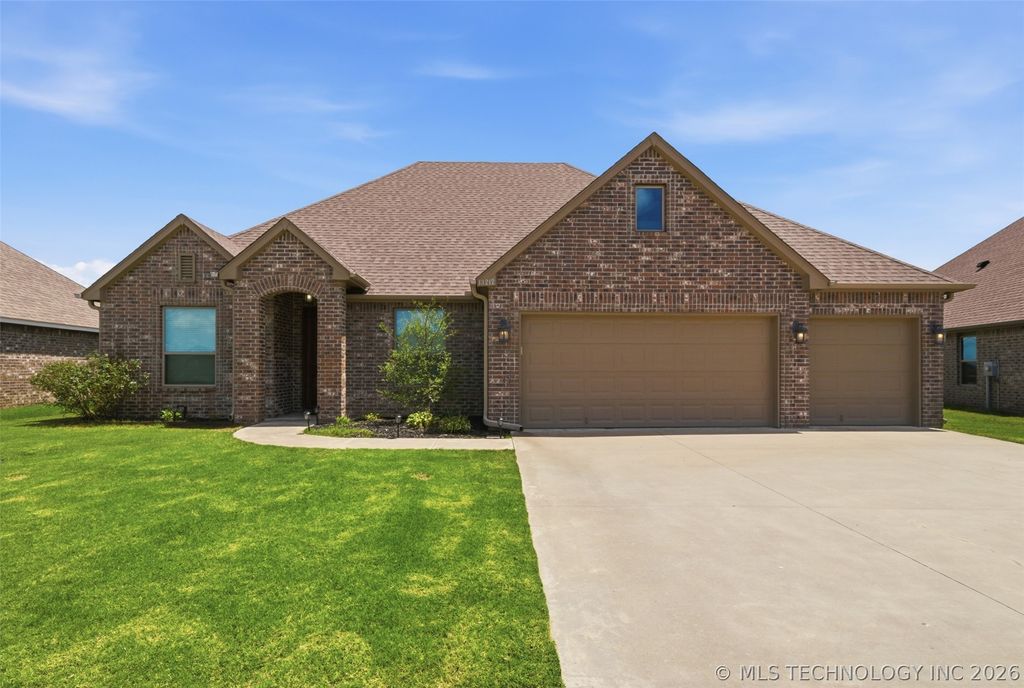13212 E 137th Street N, Collinsville, OK 74021